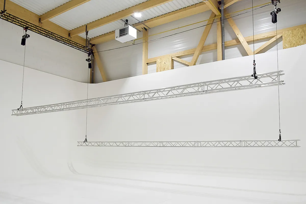Installation lumière sur le cyclorama